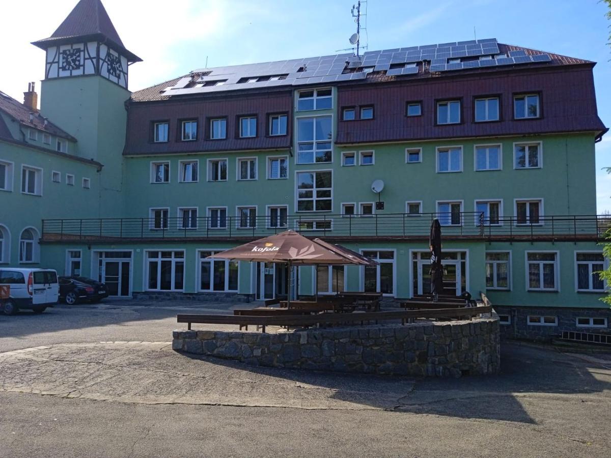 Hotel Forestyma Hodonin Exterior photo